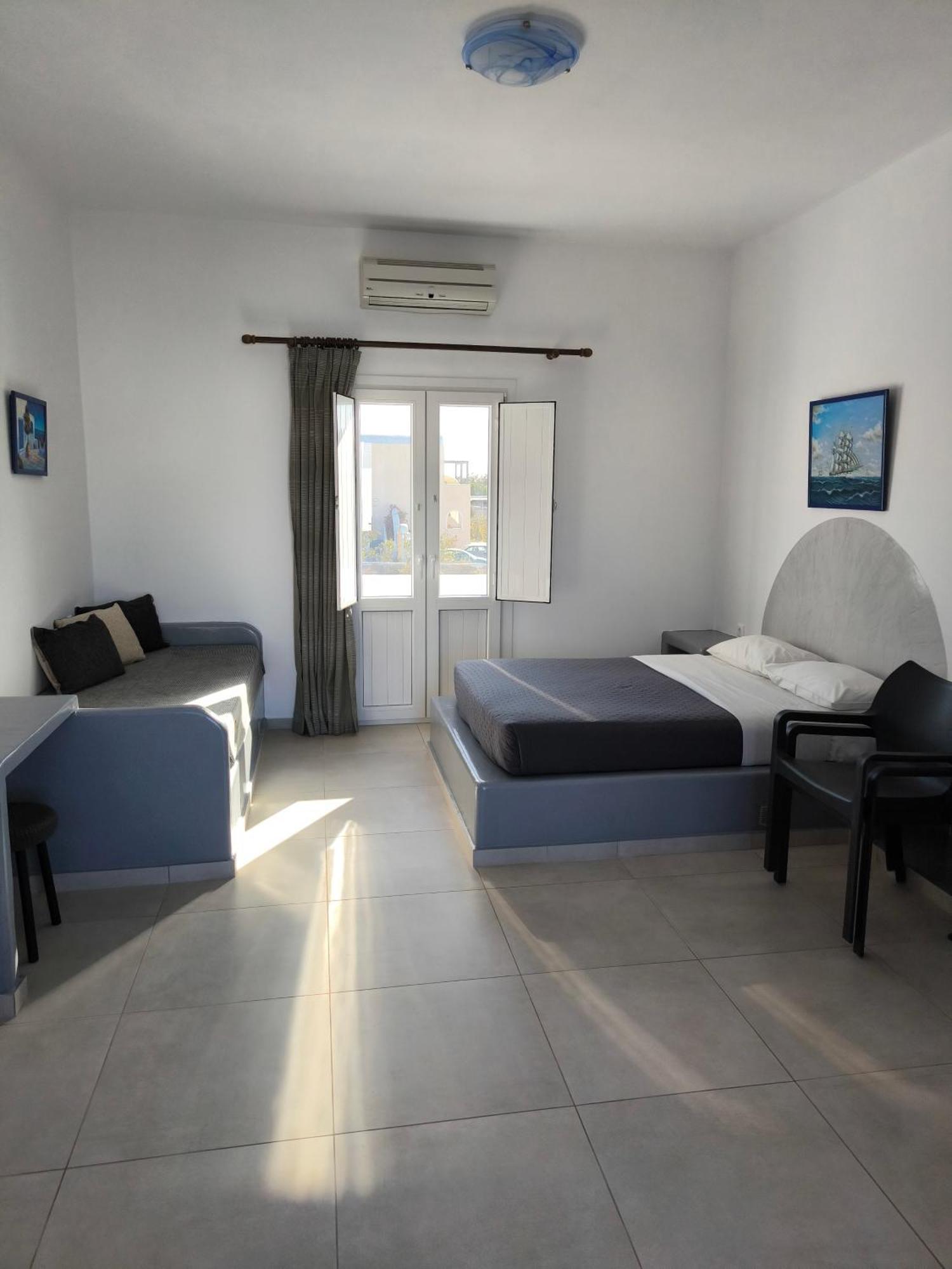 Mary Rooms Perissa  Exterior photo